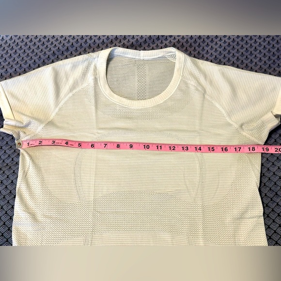 Lululemon Swiftly Tech SS 2.0 White Size 10 - Picture 3 of 4